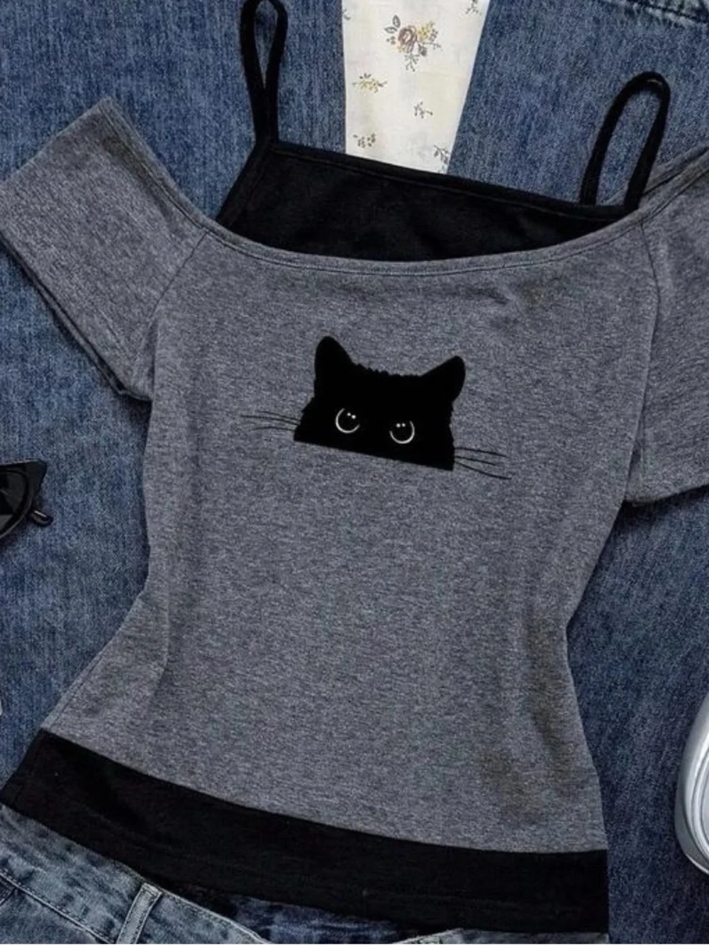 Gray Cat Graphic Off-Shoulder Tee with Black Cat Design